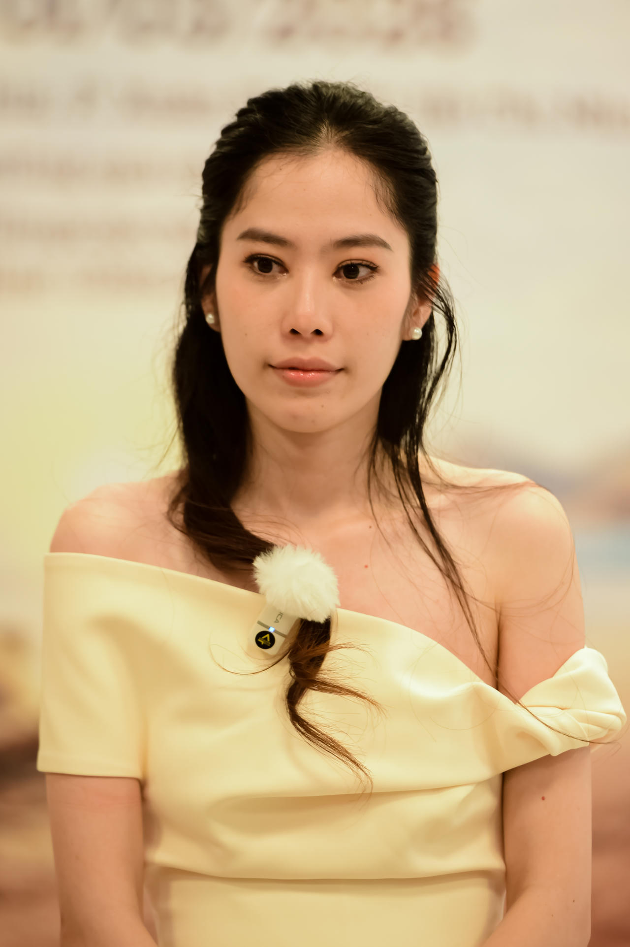 Quyền Linh thị phạm cho diễn viên trẻ