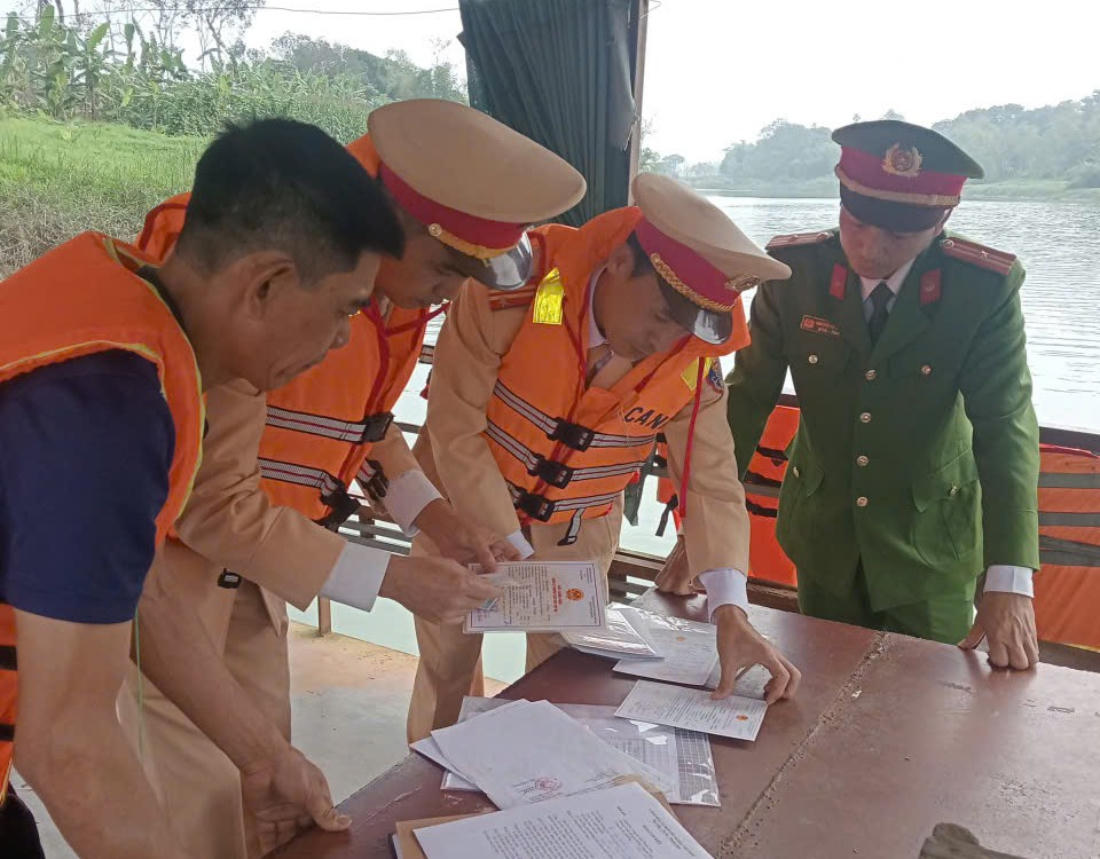 Lực lượng chức năng kiên quyết xử lý nghiêm các trường hợp vi phạm.