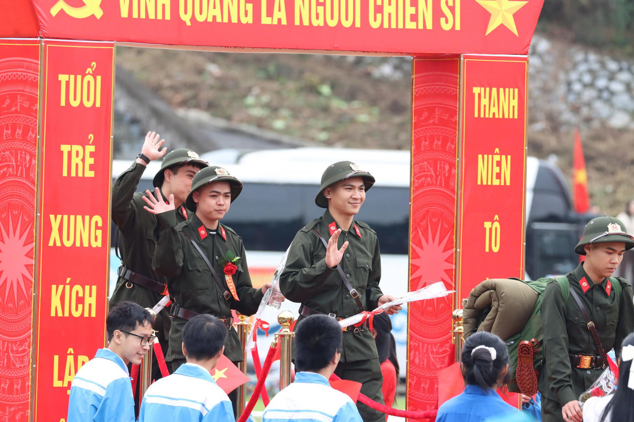 Hơn 5.000 tân binh Hải Phòng lên đường nhập ngũ