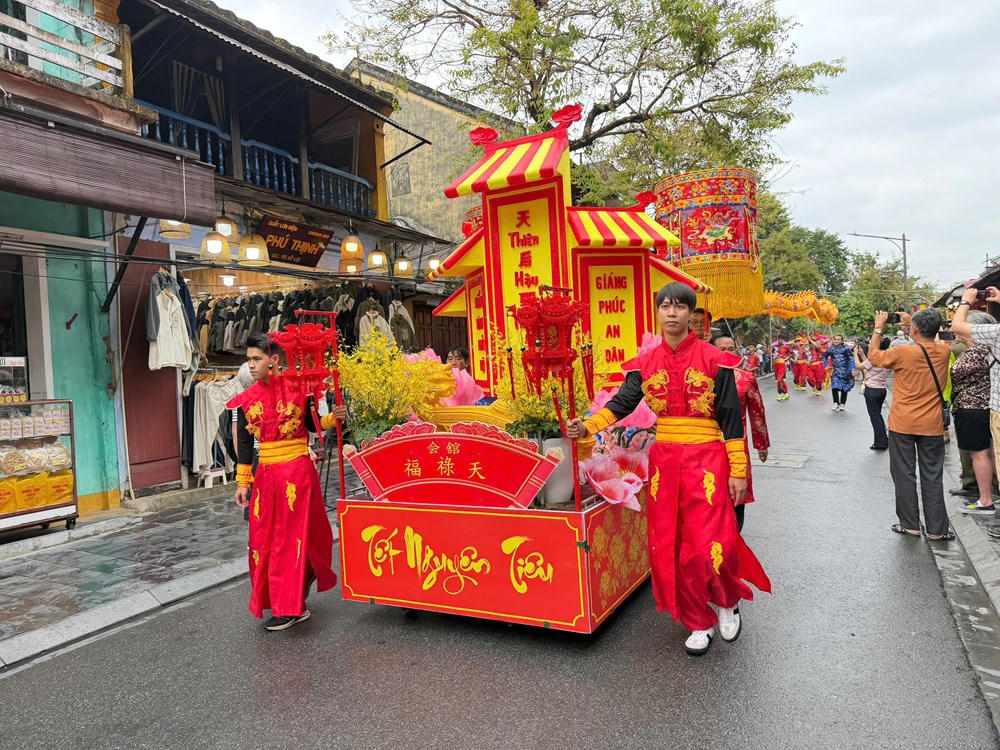 Tết Nguyên tiêu rộn ràng giữa lòng phố cổ Hội An