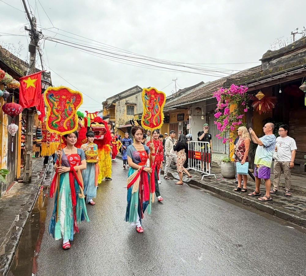 Tết Nguyên tiêu rộn ràng giữa lòng phố cổ Hội An