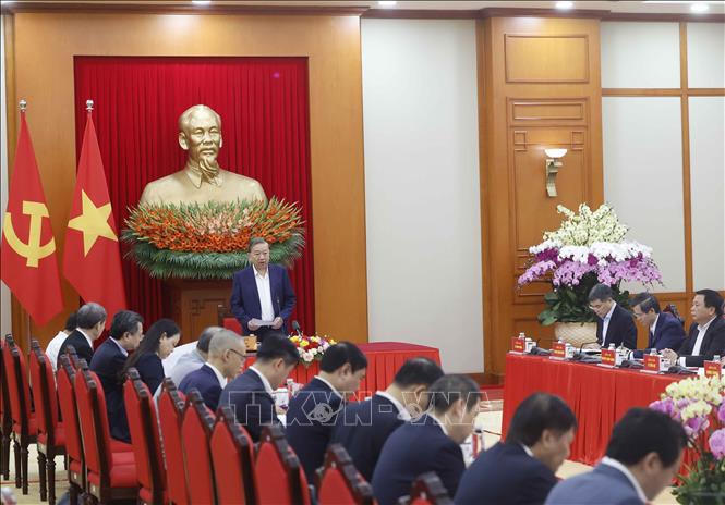 Ch&uacute; th&iacute;ch ảnh