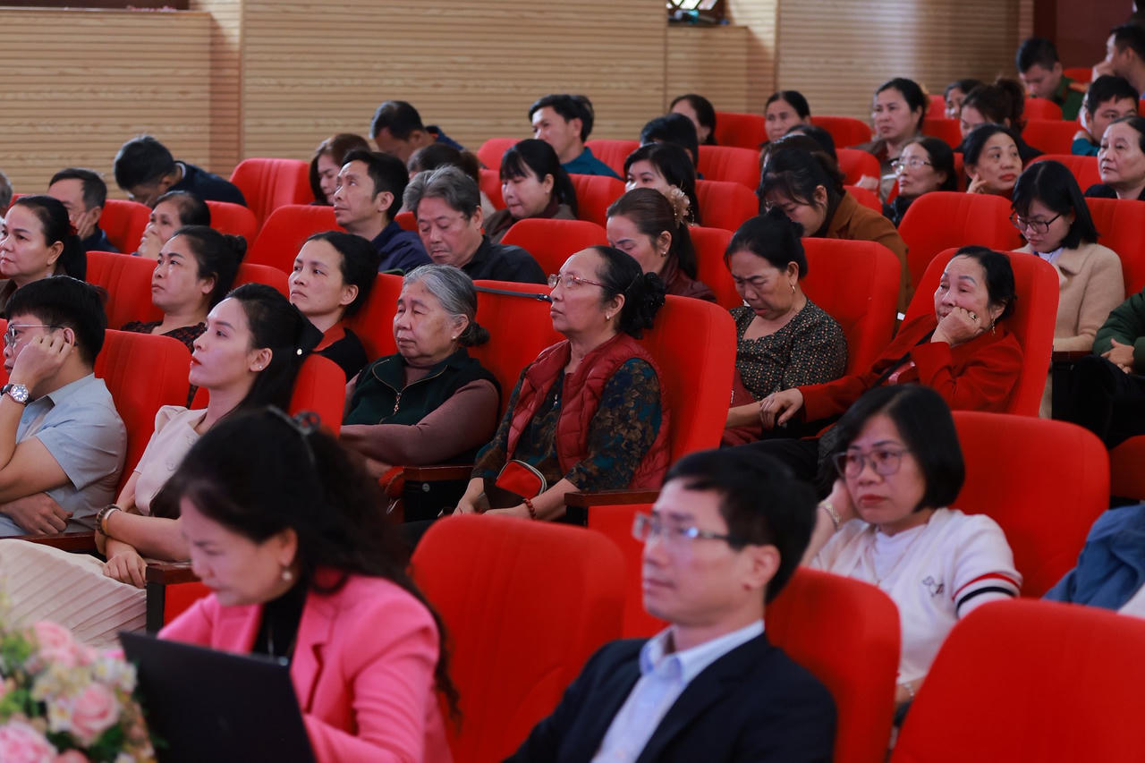 Lào Cai: Cử tri gửi gắm nhiều kiến nghị sát thực tiễn tại hội nghị tiếp xúc ứng cử viên Quốc hội