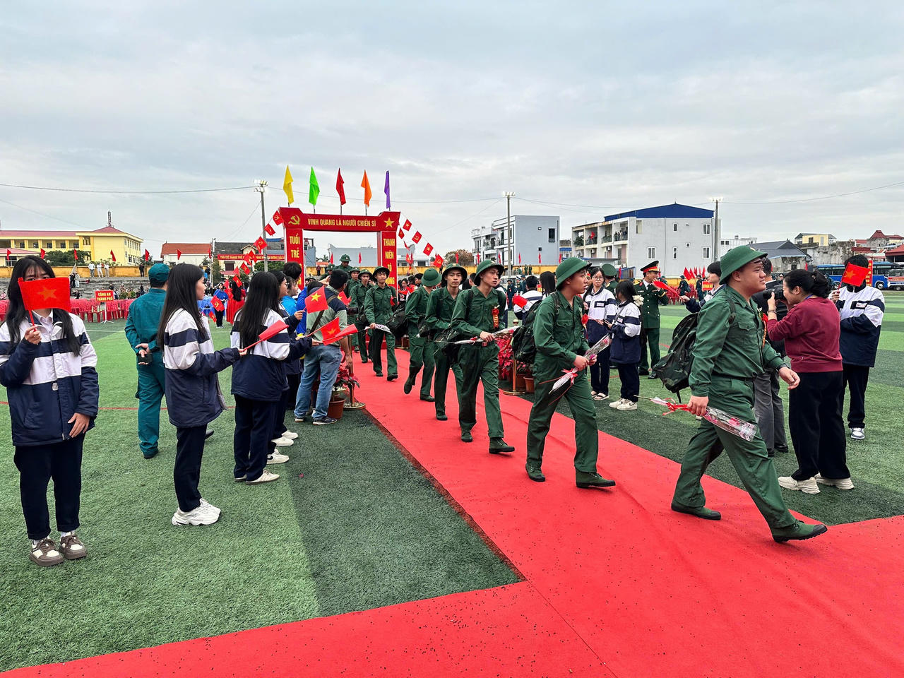 Hơn 5.000 tân binh Hải Phòng lên đường nhập ngũ