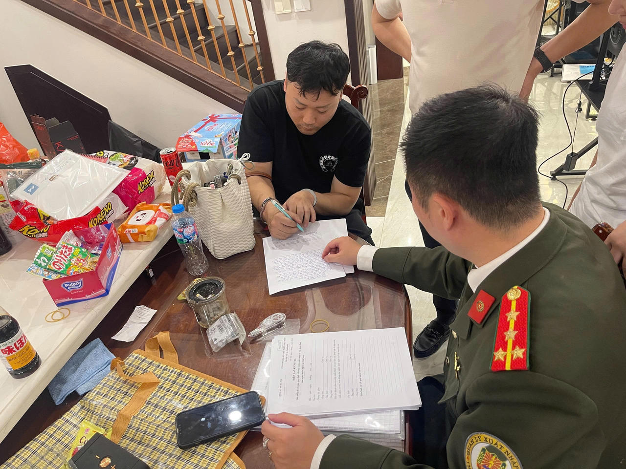 Vụ việc cho thấy tình hình vi phạm pháp luật có yếu tố nước ngoài tiếp tục diễn biến phức tạp, mang tính tổ chức và xuyên quốc gia.