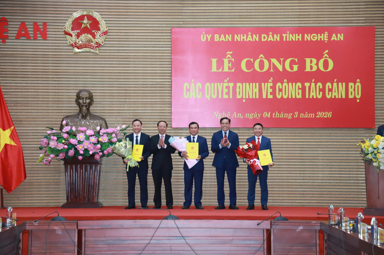 Nghệ An công bố quyết định bổ nhiệm lãnh đạo Ban Quản lý KKT Đông Nam và 2 Ban QLDA cấp tỉnh