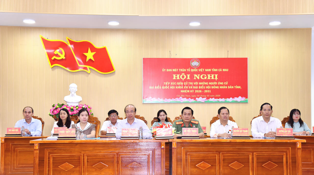 Các ứng cử viên ĐBQH khóa XVI và đại biểu HĐND tỉnh nhiệm kỳ 2026 – 2031 tham dự Hội nghị tiếp xúc cử tri.