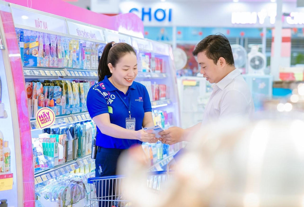 Đấng mày râu tranh thủ lựa chọn mỹ phẩm, sản phẩm chăm sóc cá nhân làm quà tặng phái đẹp dịp 8/3