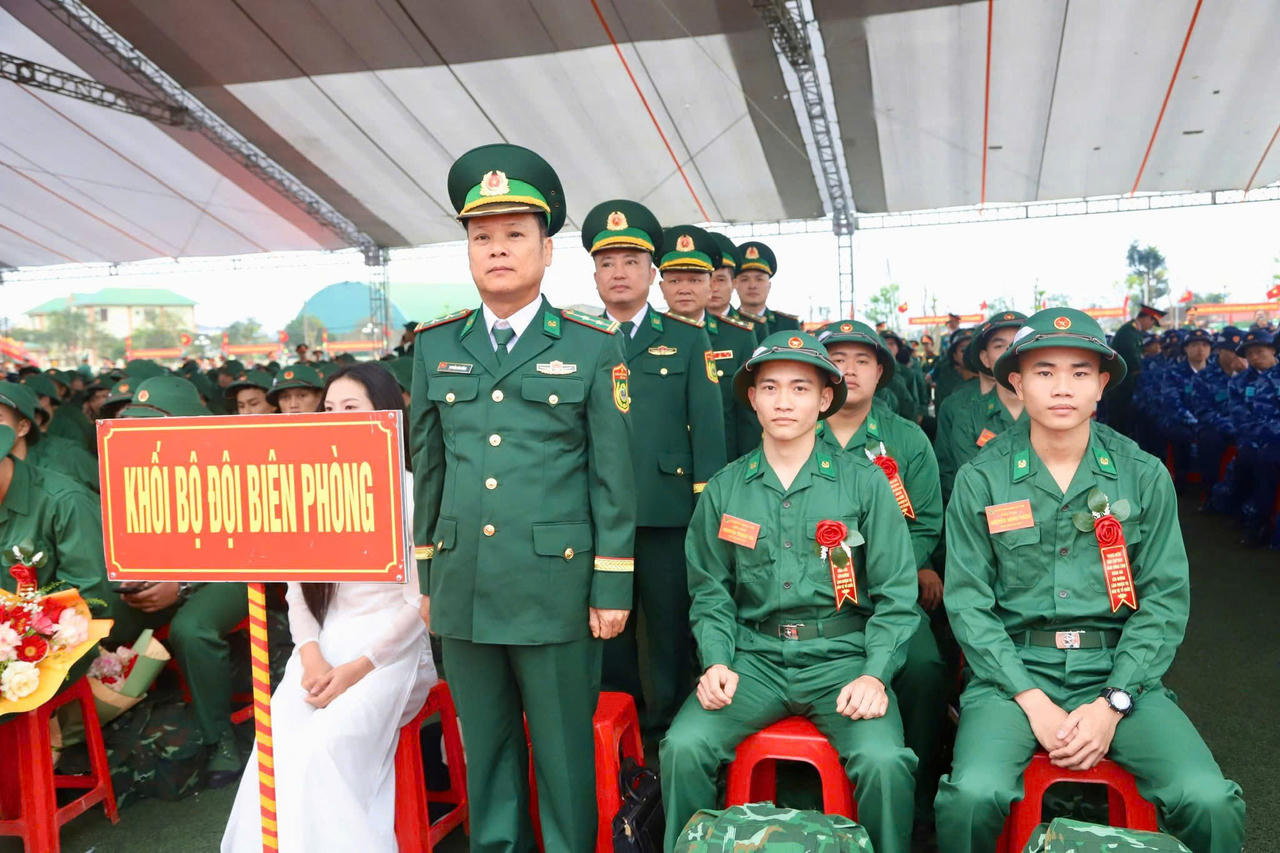 Hà Tĩnh: 1.690 tân binh lên đường nhập ngũ

