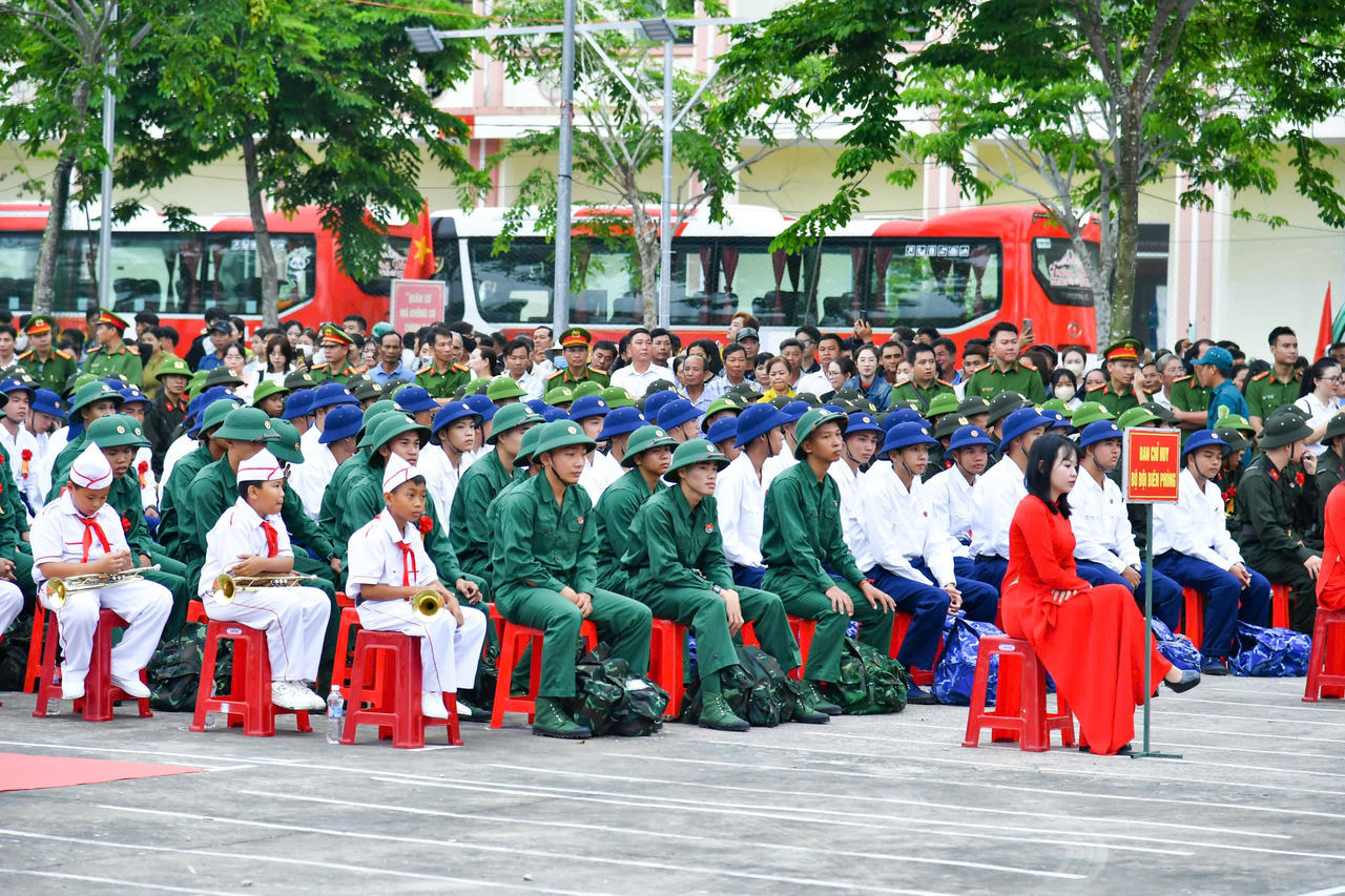 Quang cảnh Lễ giao nhận quân tại BCH phòng thủ khu vực 6 - Ngọc Chúc, tỉnh An Giang.