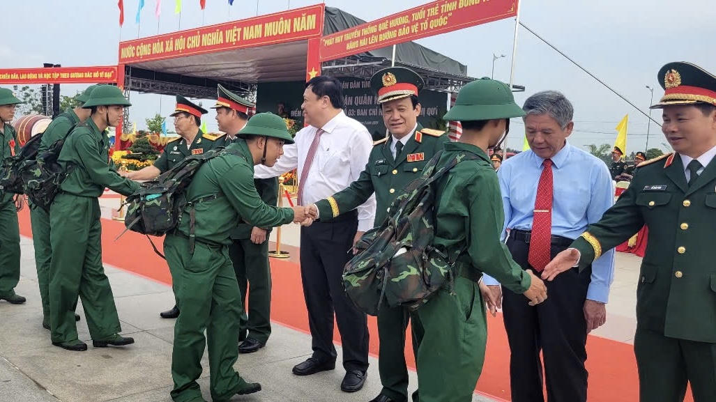 Đồng Tháp: Hơn 3.600 thanh niên hăng hái lên đường nhập ngũ