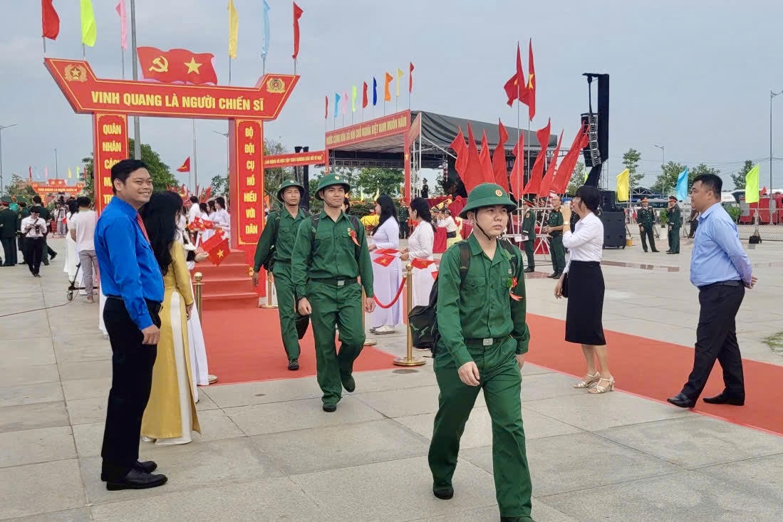 Công tác tuyển chọn và gọi công dân nhập ngũ tại địa phương luôn được thực hiện chặt chẽ, đúng quy định.