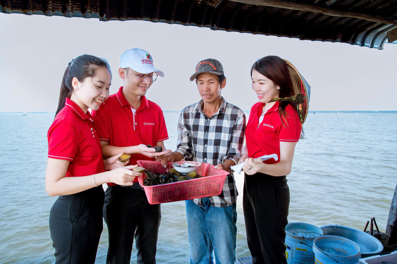 Agribank - ngân hàng chủ lực đầu tư phát triển kinh tế "Tam nông"