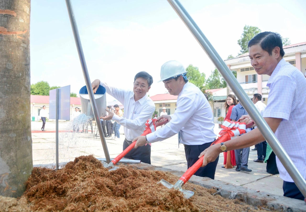Xã Vĩnh Thuận (An Giang) phối hợp với Tập đoàn Phú Cường khởi công xây dựng Trường THCS - THPT Vĩnh Thuận