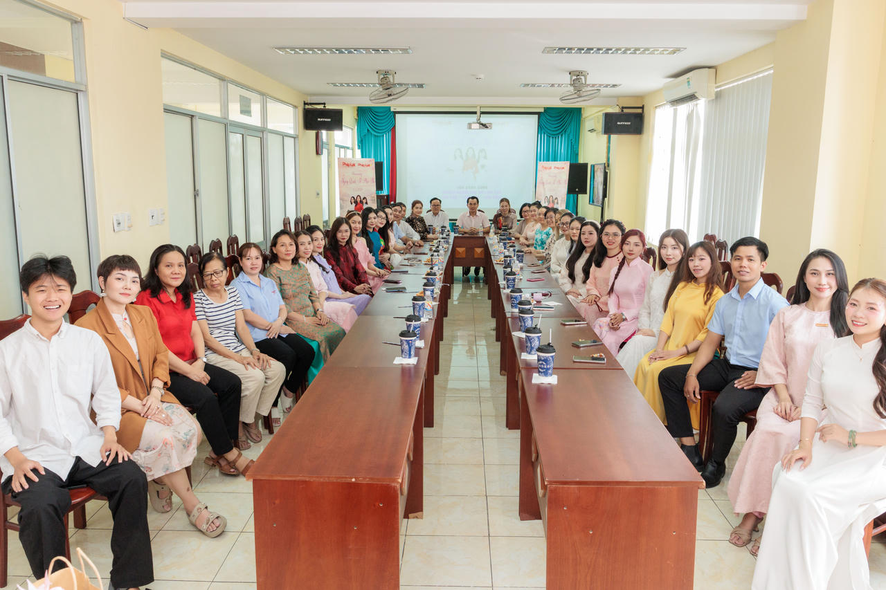 Sôi nổi hoạt động 8/3 tại Báo Pháp luật Việt Nam Văn phòng phía Nam