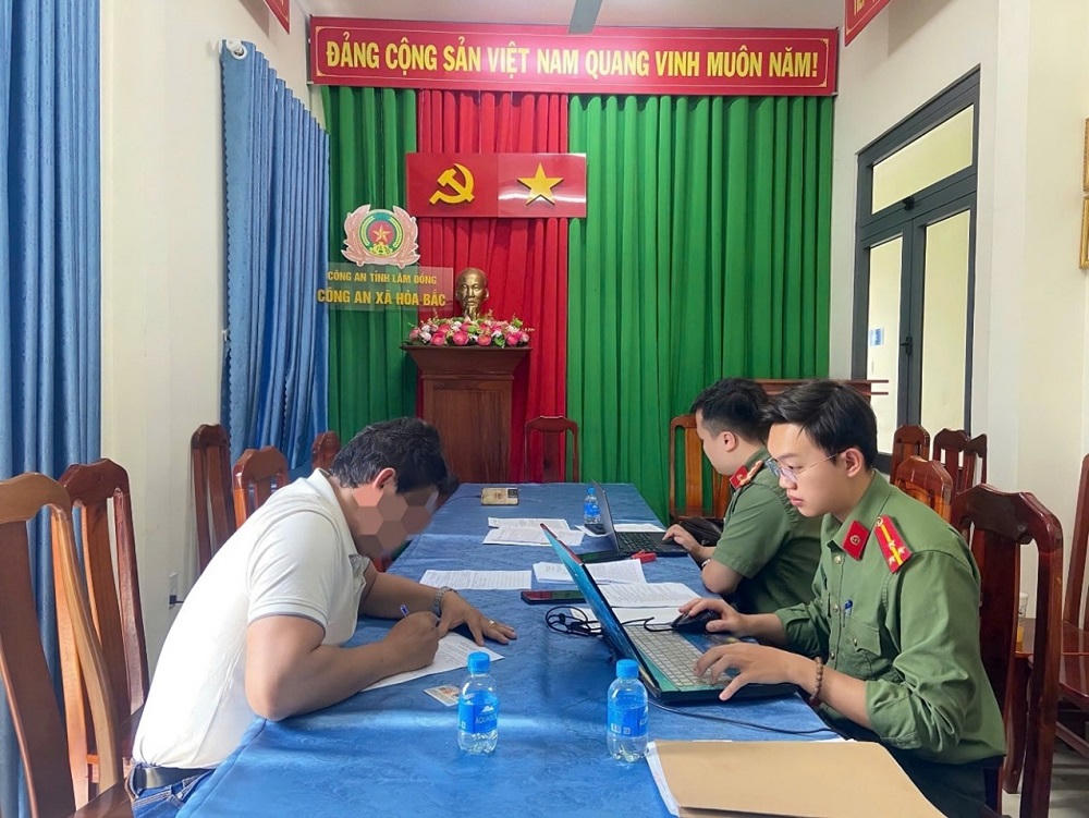 Đăng tin sai sự thật về bầu cử trên Facebook, 2 trường hợp bị xử lý