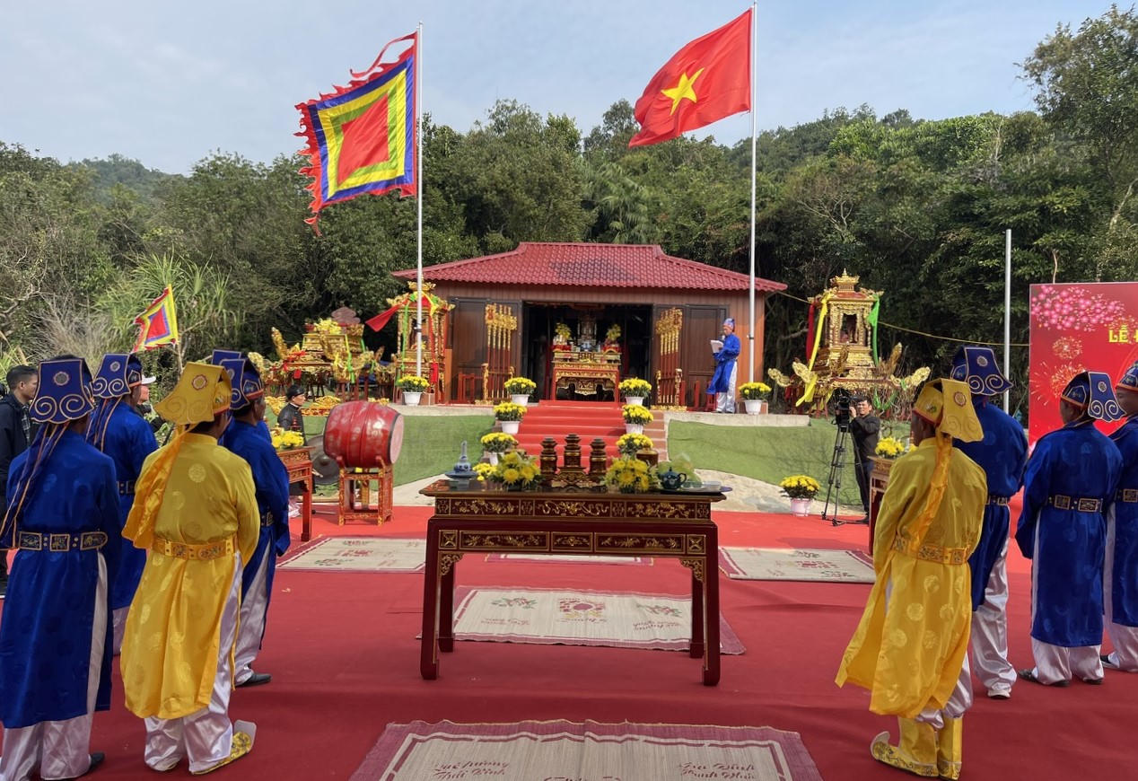 Khai hội đình - miếu Cái Chiên.