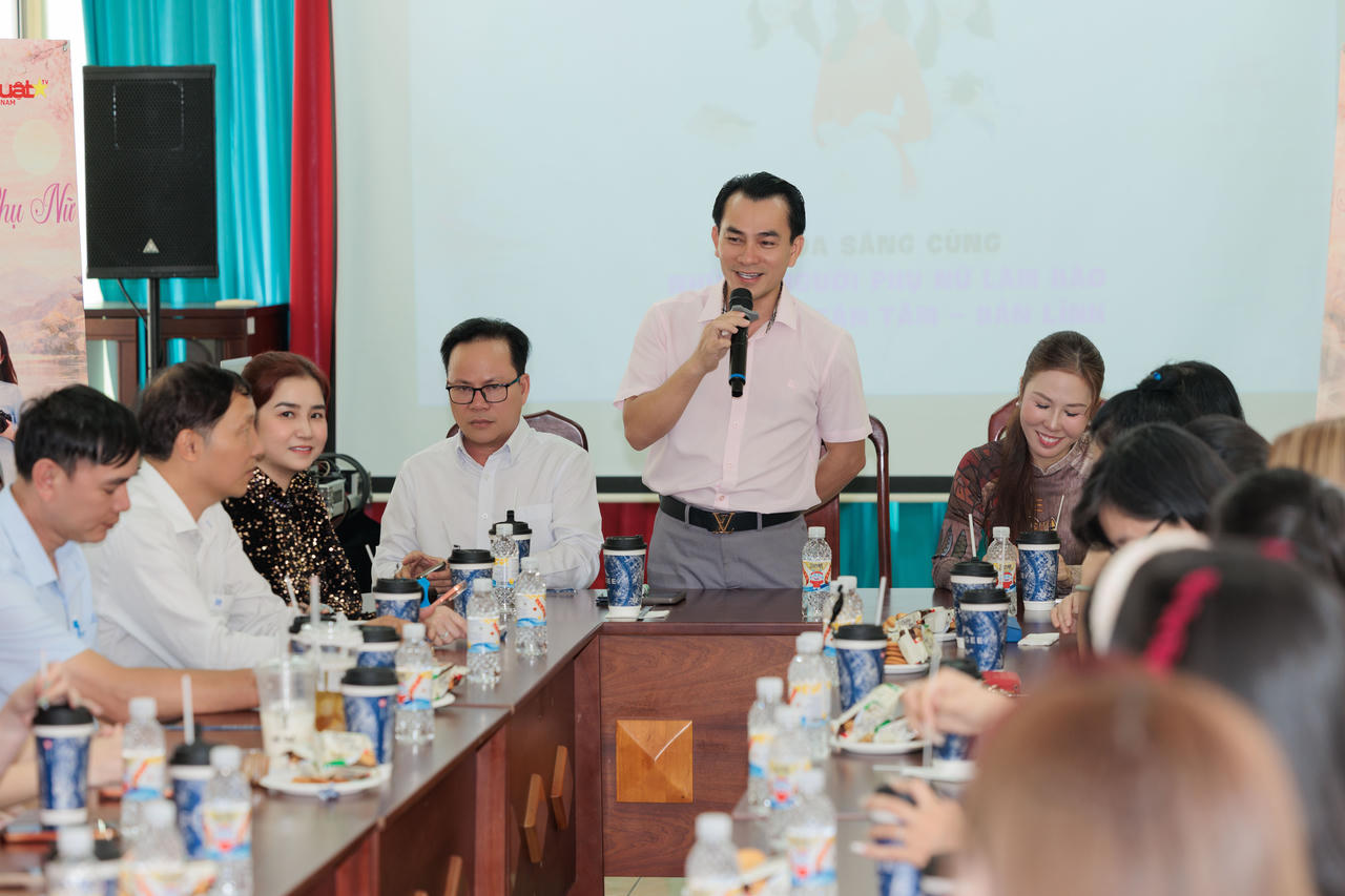 Sôi nổi hoạt động 8/3 tại Báo Pháp luật Việt Nam Văn phòng phía Nam