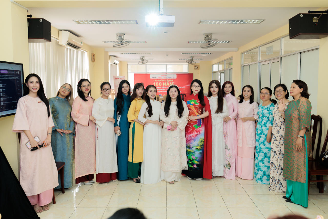 Sôi nổi hoạt động 8/3 tại Báo Pháp luật Việt Nam Văn phòng phía Nam