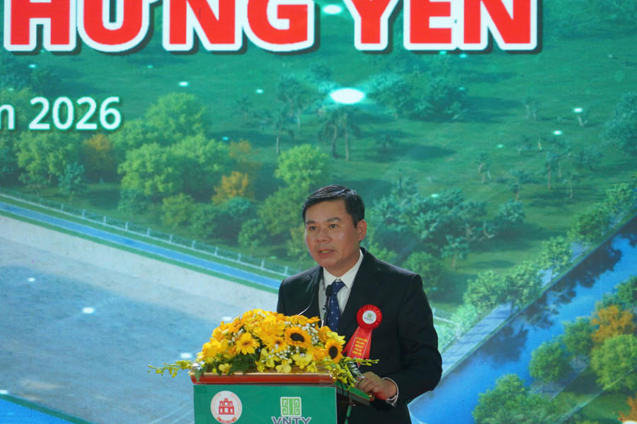 Phó Chủ tịch Thường trực UBND tỉnh Hưng Yên Nguyễn Lê Huy phát biểu tại lễ khởi công.