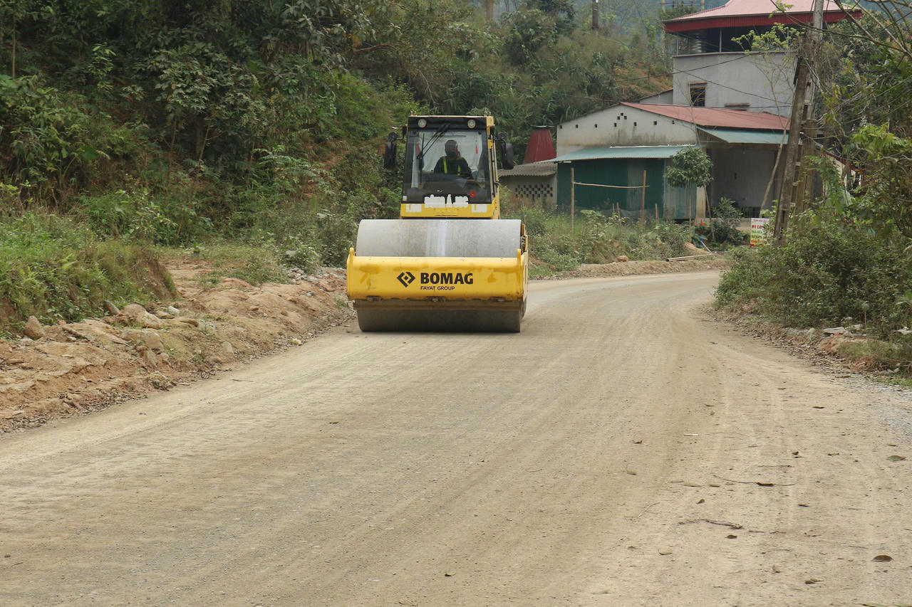 Khi hoàn thành, tuyến đường vào trung tâm Phìn Ngan sẽ tạo điều kiện thuận lợi cho việc đi lại, vận chuyển hàng hóa của người dân, góp phần cải thiện hạ tầng giao thông và thúc đẩy phát triển kinh tế - xã hội tại địa phương vùng cao.
