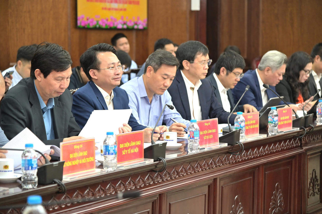 Đại diện lãnh đạo các sở ngành dự hội nghị