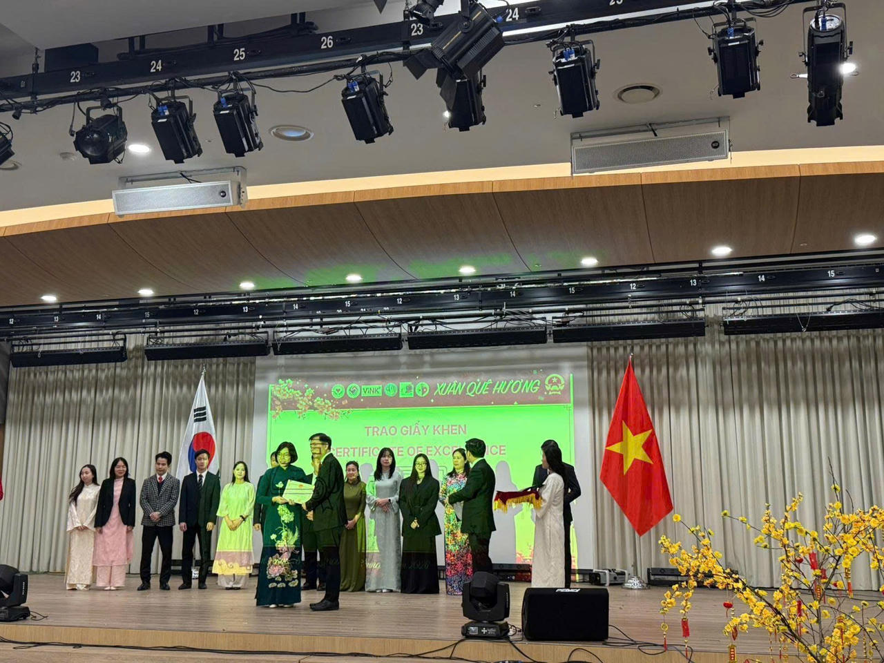 Xuân quê hương – hành trình trở về với cội nguồn dân tộc