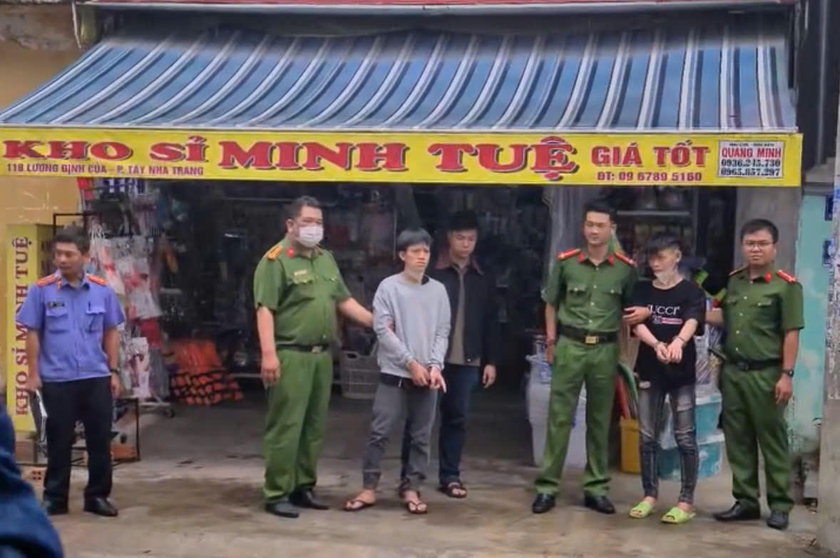 Bắt giữ 2 nghi phạm trong vụ người đàn ông bị sát hại trên đường Lương Định Của