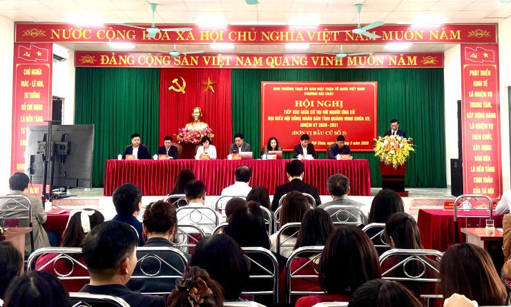 Quảng Ninh: Đơn vị bầu cử số 5 tiếp xúc cử tri trực tiếp kết hợp trực tuyến