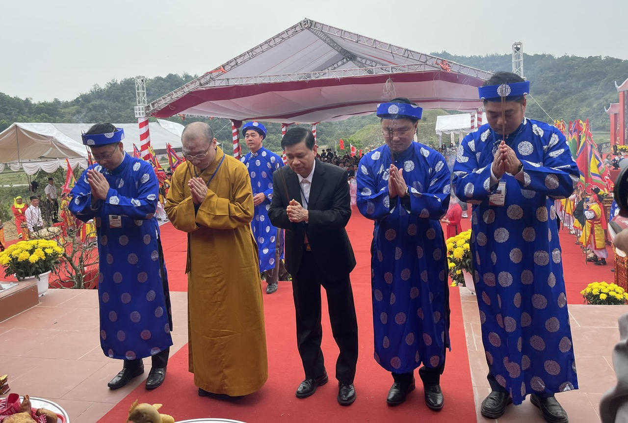 Quảng Ninh: Khai hội đình – miếu Cái Chiên sau 77 năm 