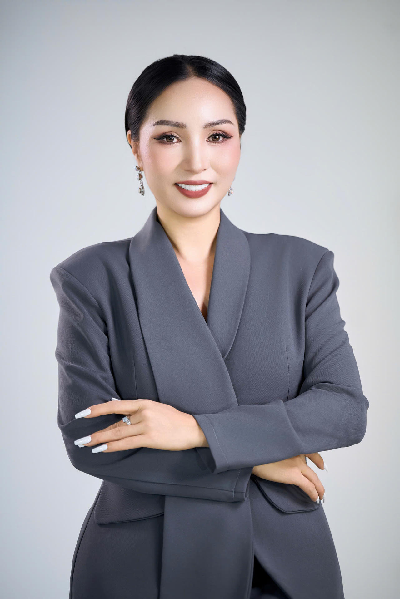 Chuyên gia phong thái Châu Loan.