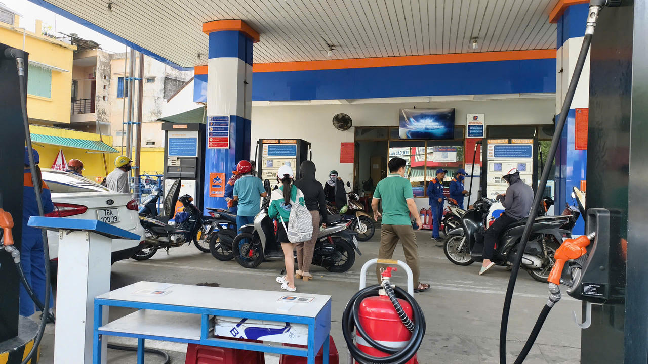 Cơ quan chức năng Quảng Ngãi sẽ tăng cường kiểm tra, xử lý găm hàng và xăng dầu không rõ nguồn gốc.