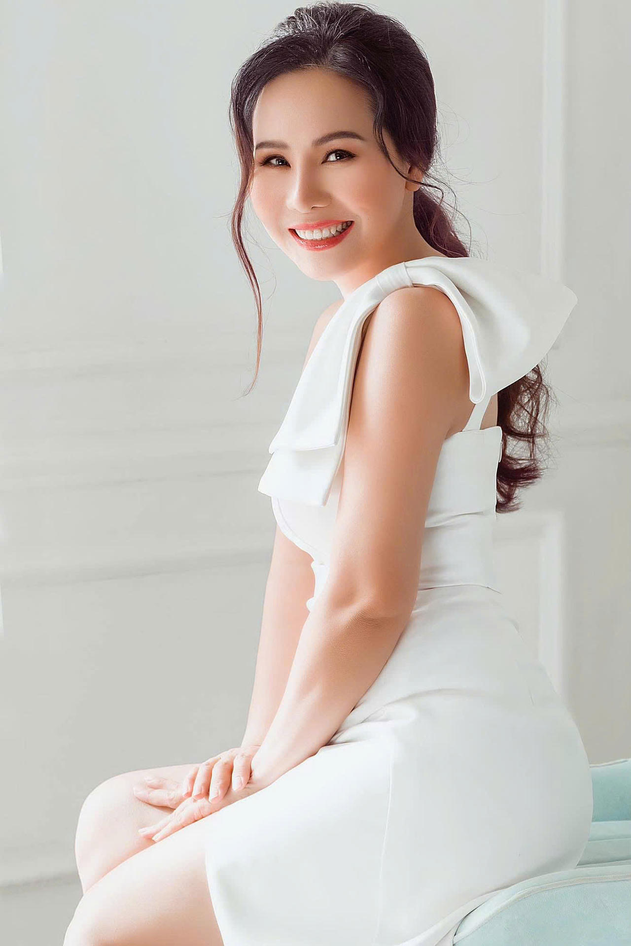 Doanh nhân Ngô Thị Kim Chi – CEO Công ty TNHH TMDV sản xuất thực phẩm sạch Miền Nam, người sáng lập thương hiệu Queen Coffee.