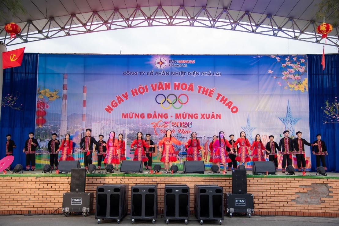 Tiết mục nhảy dân vũ.