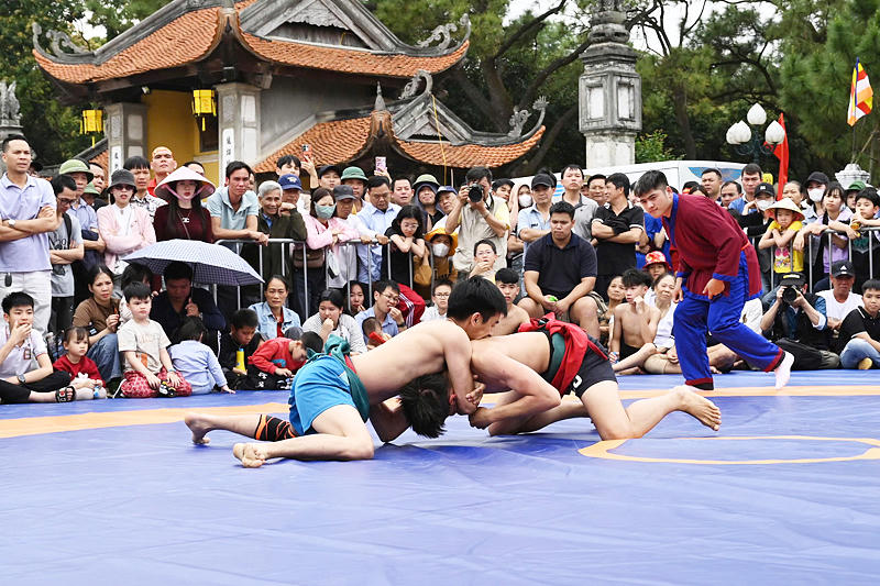 Trong ngày 7/3, Ban Tổ chức Lễ hội mùa Xuân Côn Sơn - Kiếp Bạc đã Khai mạc Giải Vật dân tộc các câu lạc bộ thành phố Hải Phòng lần thứ nhất.