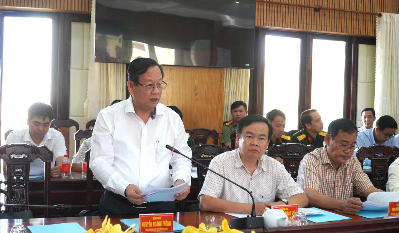 Các đại biểu đóng góp ý kiến tại hội nghị