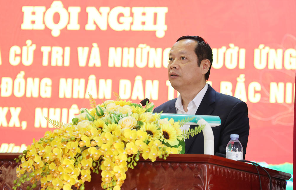 Ông Nghiêm Xuân Hưởng Phó Chủ tịch HĐND tỉnh tiếp thu ý kiến cử tri và khẳng định sẽ nghiêm túc tổng hợp, phản ánh các kiến nghị tới HĐND tỉnh và các cơ quan chức năng ...