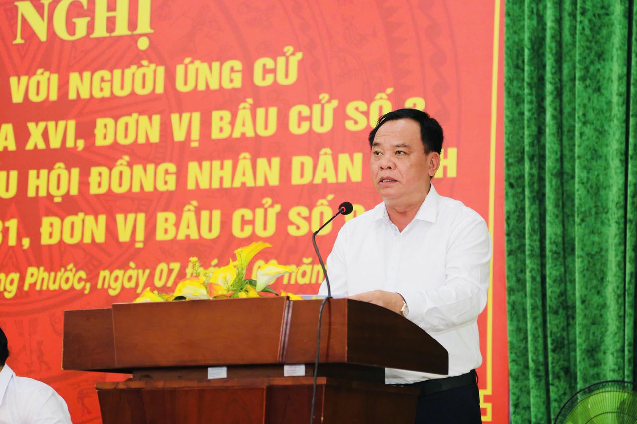 Phó Bí thư Tỉnh uỷ Võ Tấn Đức phát biểu tại buổi tiếp xúc