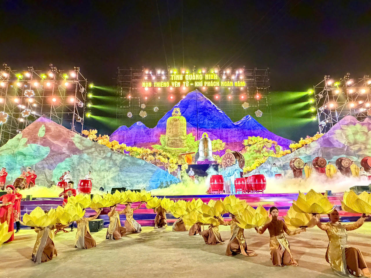 Non thiêng Yên Tử - Khí phách ngàn năm