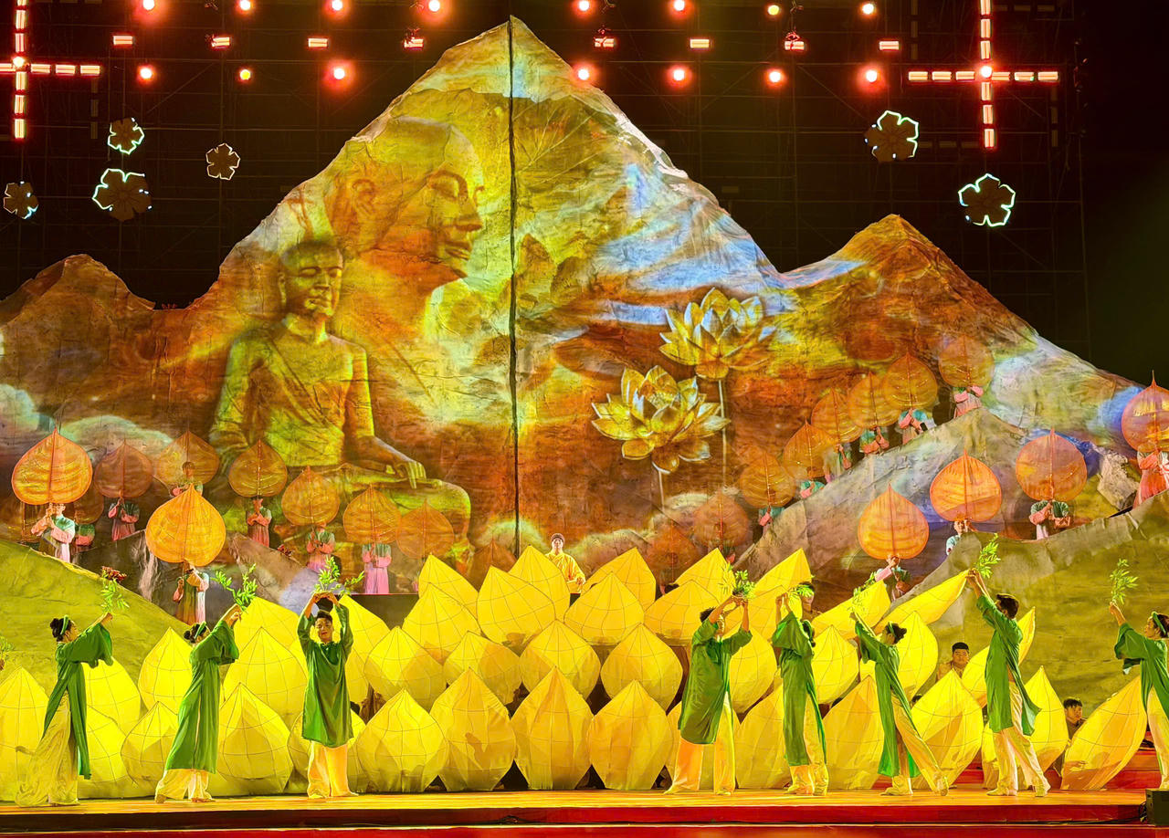 Non thiêng Yên Tử - Khí phách ngàn năm