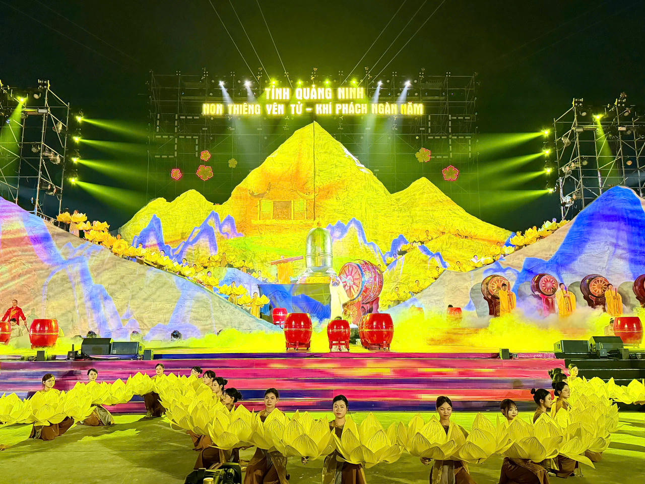 Non thiêng Yên Tử - Khí phách ngàn năm