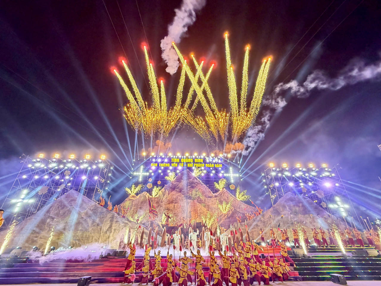 Non thiêng Yên Tử - Khí phách ngàn năm