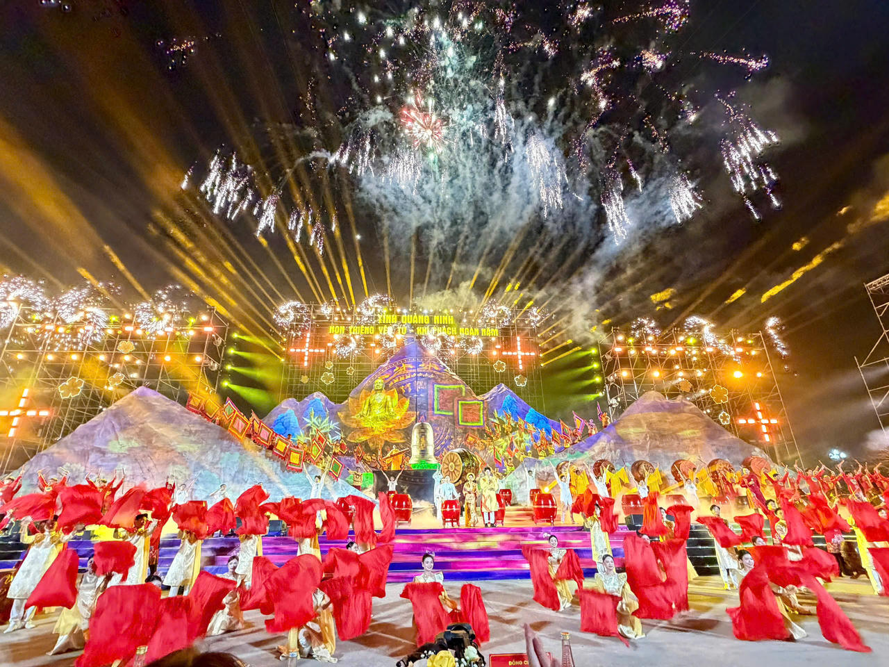 Non thiêng Yên Tử - Khí phách ngàn năm