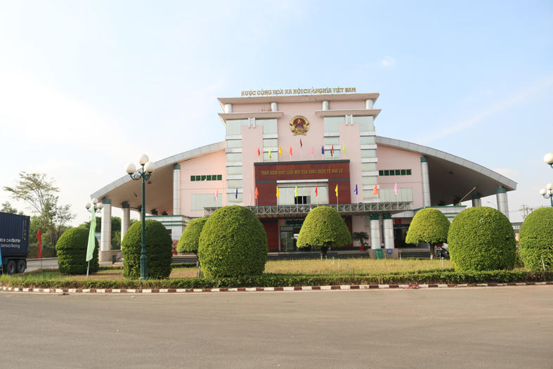 Trạm kiểm soát liên hợp cửa khẩu quốc tế Hoa Lư.