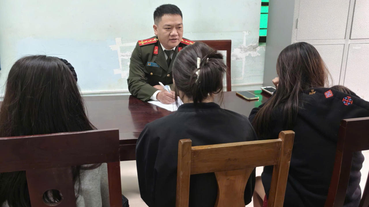 Tin lời “việc nhẹ, lương cao”, 3 nữ sinh lớp 8 rủ nhau bỏ nhà lúc nửa đêm 