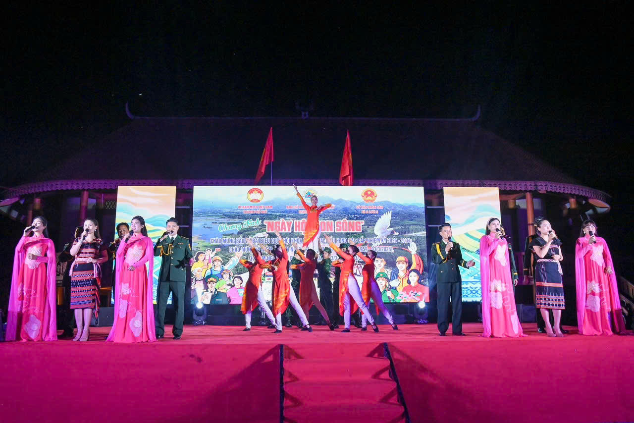 Chương trình nghệ thuật đặc sắc&nbsp;góp phần khơi dậy niềm tự hào, bồi đắp niềm tin và khát vọng xây dựng, bảo vệ Tổ quốc trong lòng đồng bào nơi biên giới