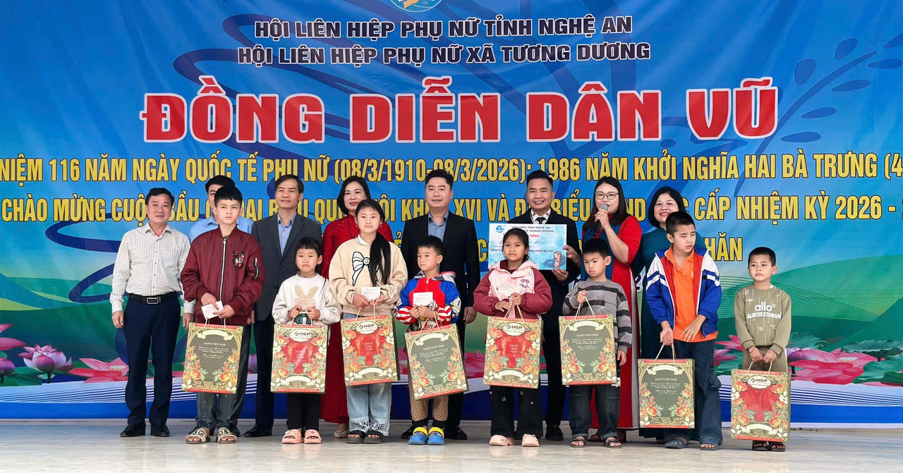 Niềm vui đầu xuân của những em nhỏ mồ côi nơi rẻo cao Tương Dương (Nghệ An)