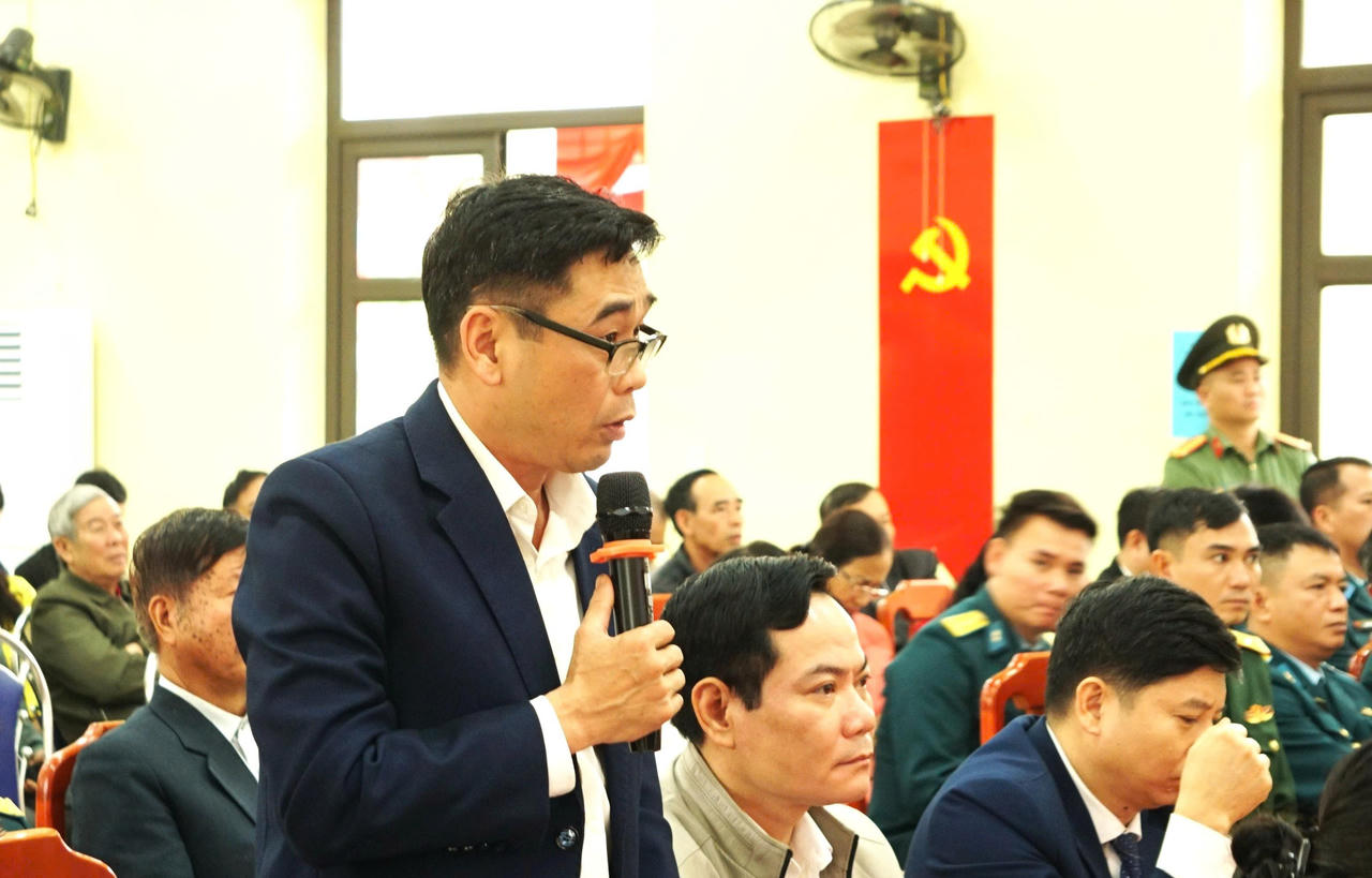 Cử tri phát biểu tại Hội nghị