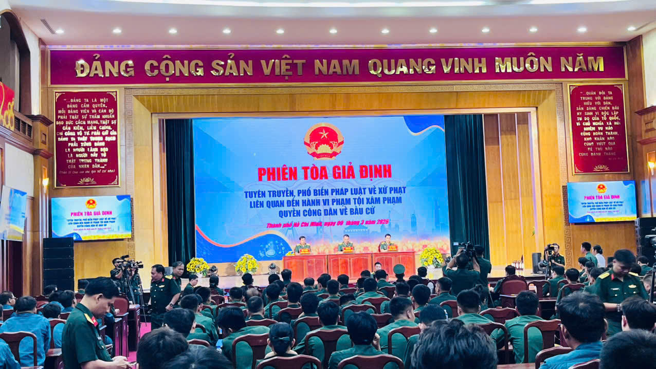 Phiên tòa giả định pháp luật về bầu cử.