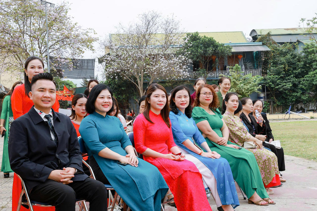 Các đại biểu tham dự chương trình